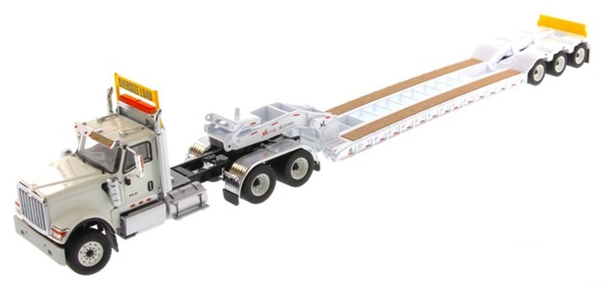 International HX520 Truck with XL 120 Trailer Wit - 1:50